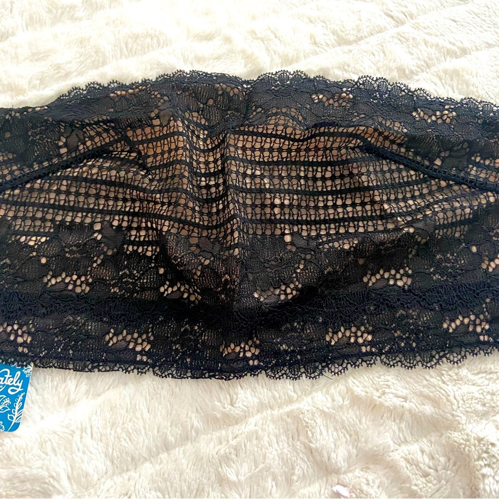 🆓🅿️ NWT Black Lace Strapless Bra